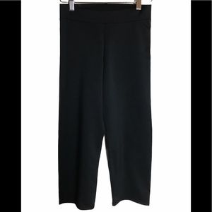 MOTION WEAR Adult Medium Black Capri Leggings